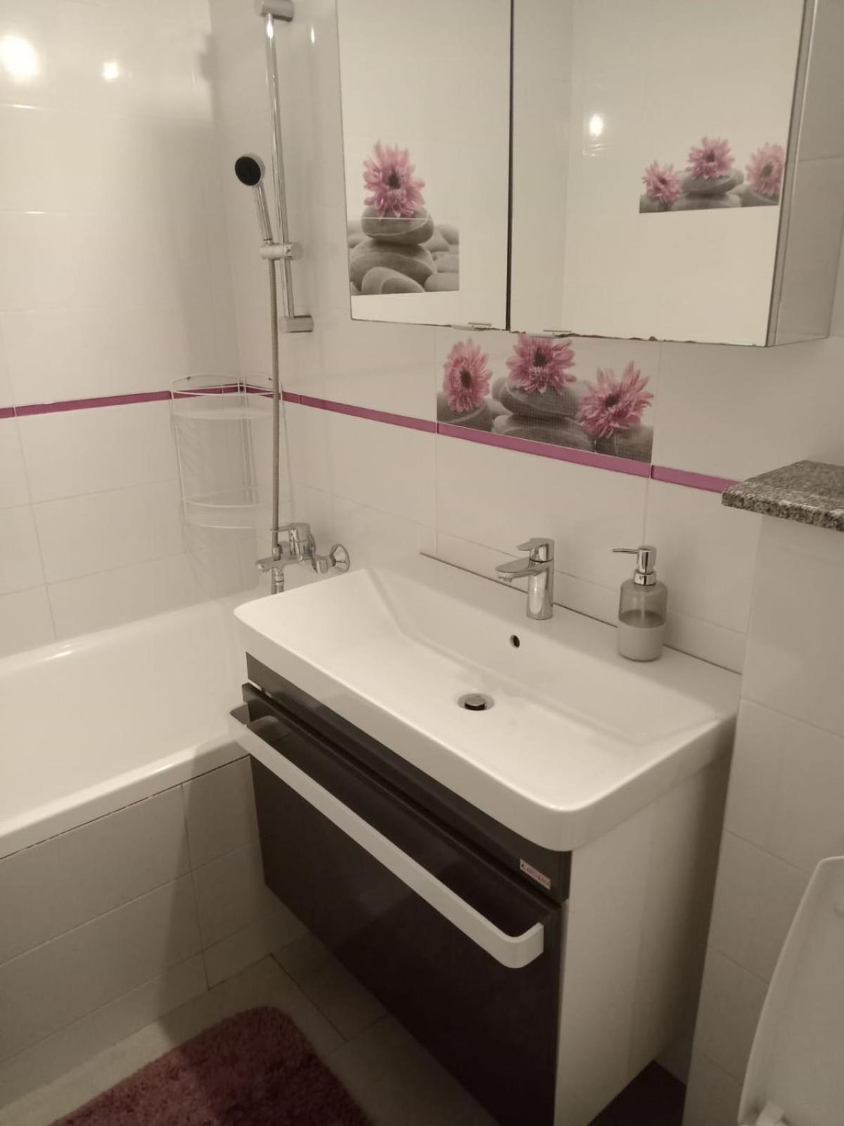 Penti Apartament Suceava Esterno foto
