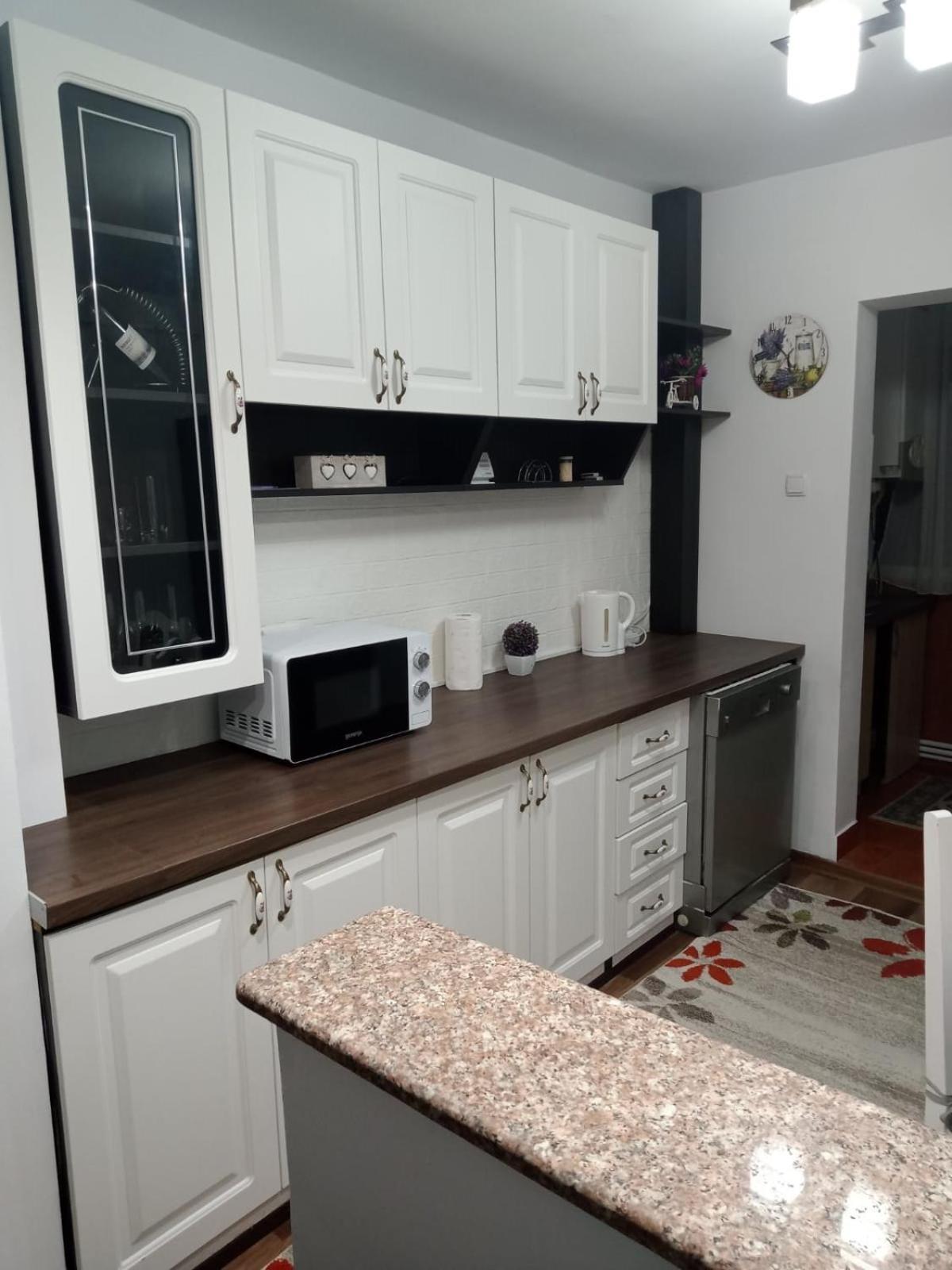 Penti Apartament Suceava Esterno foto